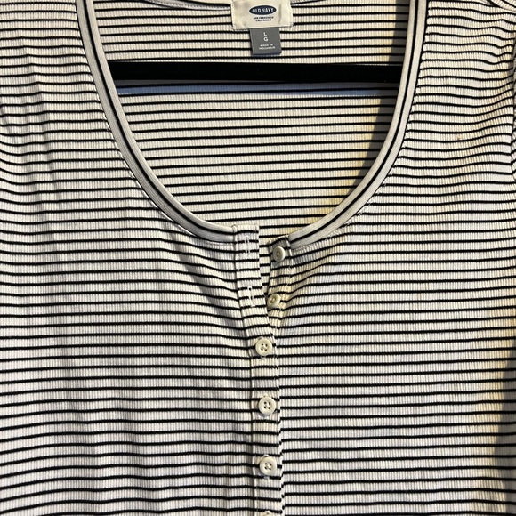 Old navy long sleeve henley - Picture 2 of 2